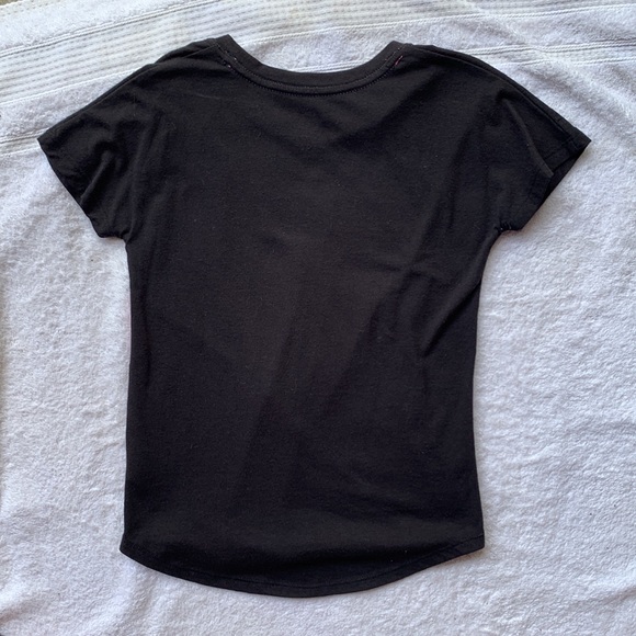 Kids short sleeve tee. Size 6/6x - Picture 4 of 5